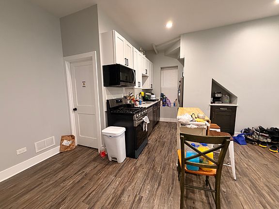 5th image of 2221 W 21st Pl #1F