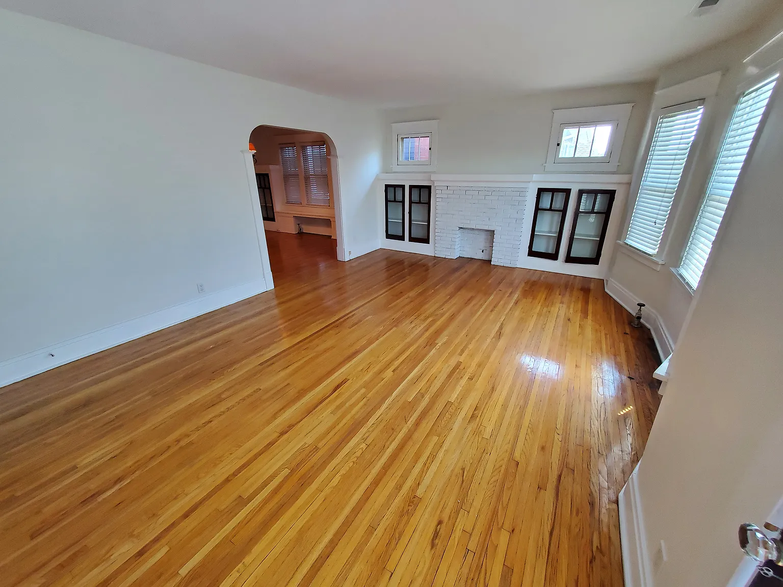 3 bed, 1350 sqft, $1,800 — Photo 2