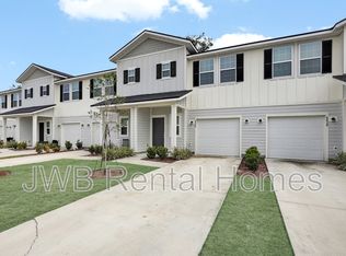 6028 Carolines Ct, Jacksonville, FL 32277