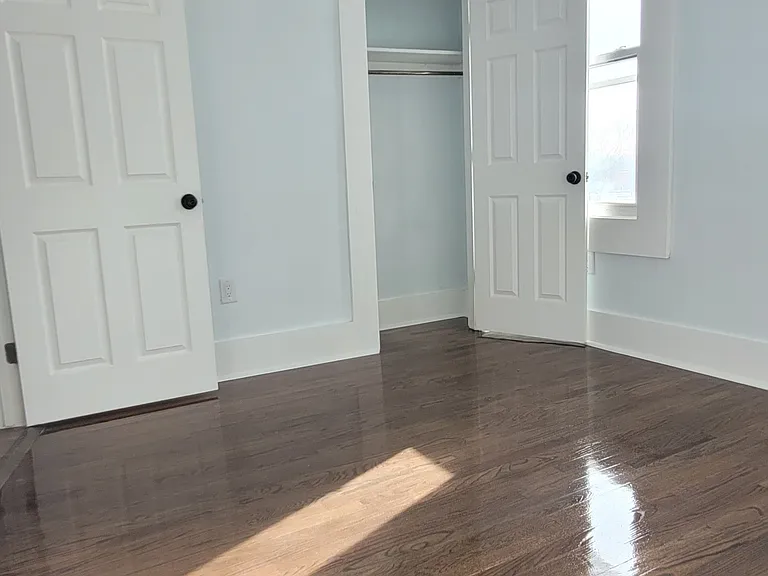 329-331 Elizabeth Ave — Photo 2