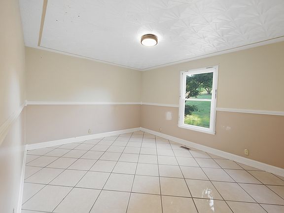 4th image of 1103 Clearview Dr