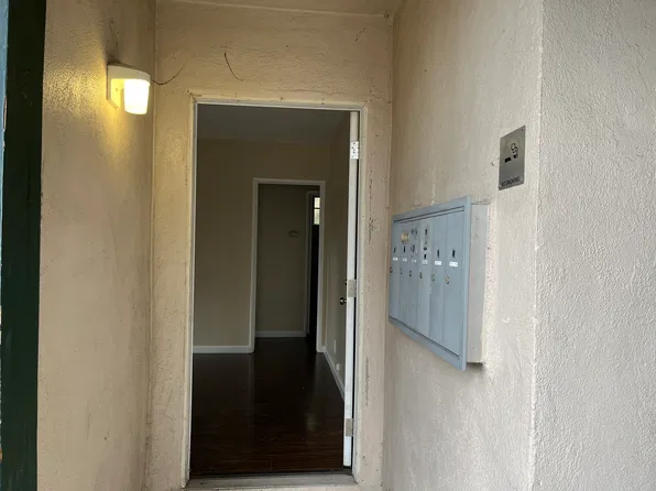 14811 Victory Blvd #1, Van Nuys, CA 91411