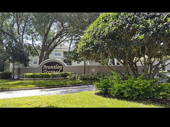 Well maintained grand entrance
