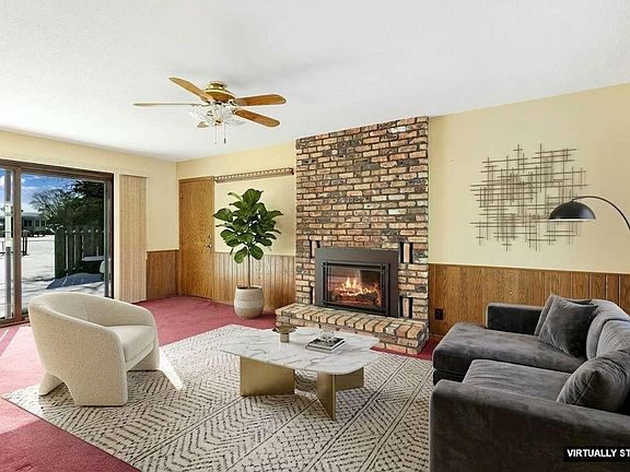 3rd image of 9717 Toledo Rd