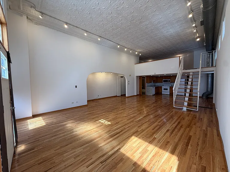 1237 N Noble St #1F — Photo 4