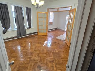25-33 14th St #1, Astoria, NY 11102