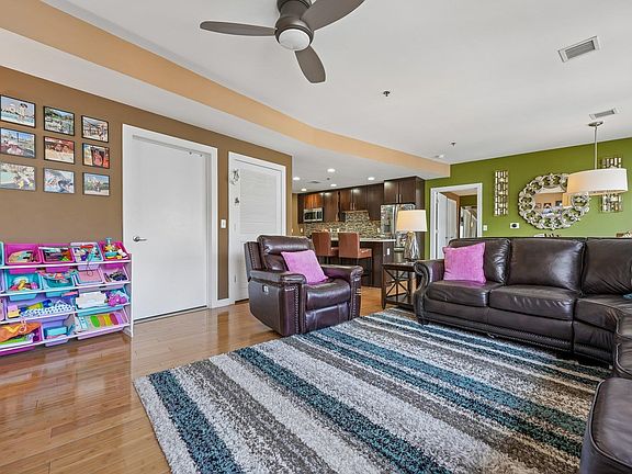 2nd image of 517 Jackson St APT 403