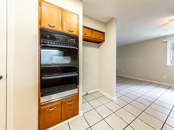 4th image of 301 Brandywyne Dr