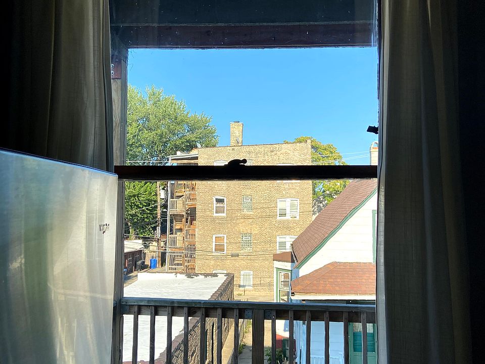1st image of 6129 N Hermitage Ave Floor 2