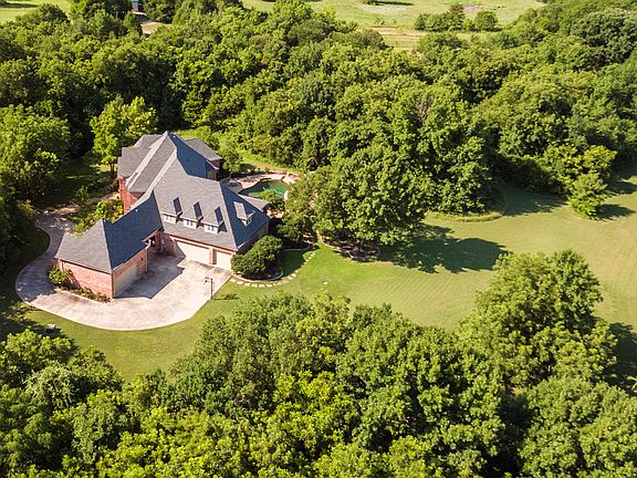 5th image of 4906 Saint Lawrence Ct
