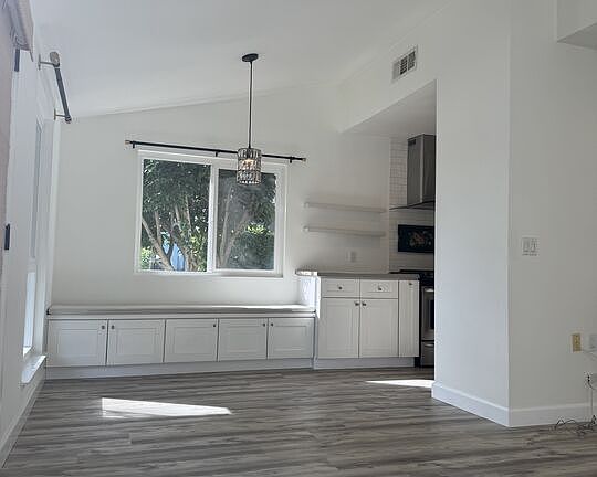 4th image of 26707 Oak Crossing Rd Unit A