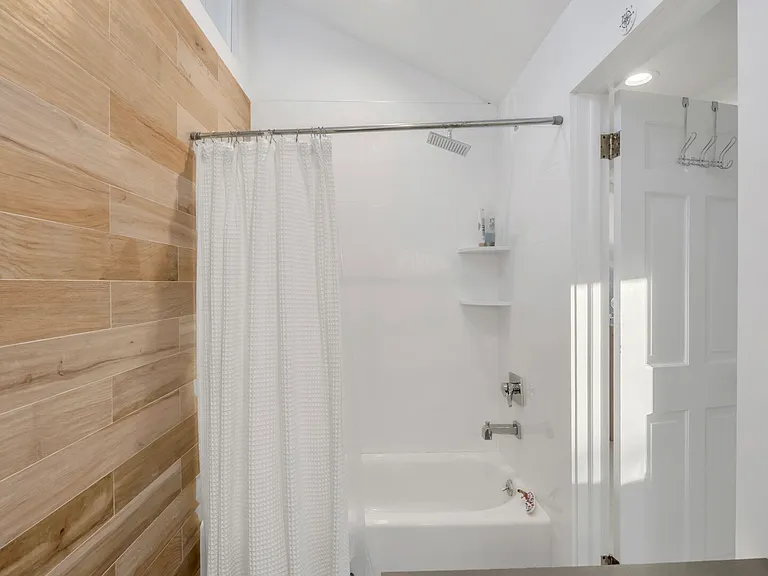 1055 Bay Home Rd — Photo 18