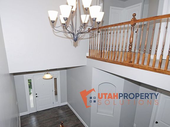 3rd image of 5062 N Fox Hollow Way
