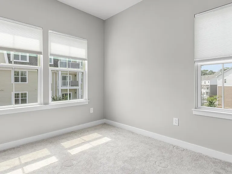 446 Westport St — Photo 27
