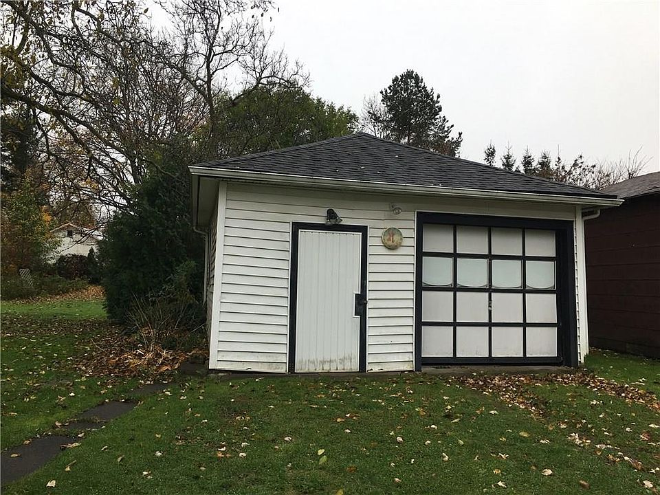 2nd image of 334 W Bank St