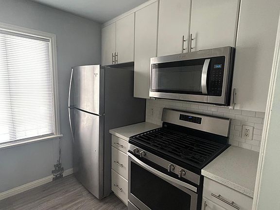 4th image of 717 E Medio St #10