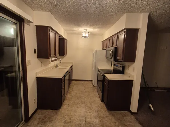 1715 E 24th Ave APT D, Hutchinson, KS 67502