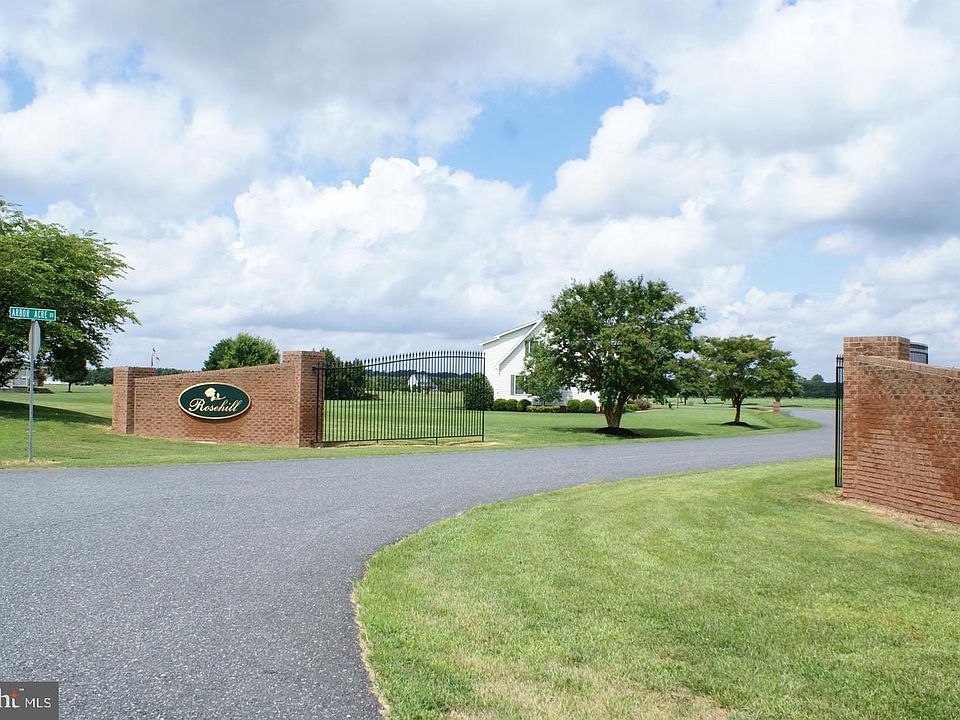 2nd image of 10620 Rosewood Ct