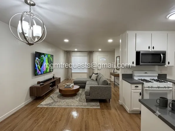 16780 Village Ln, Fontana, CA 92336