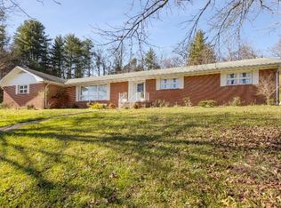 188 W Hillcrest Dr, Mountain City, TN 37683