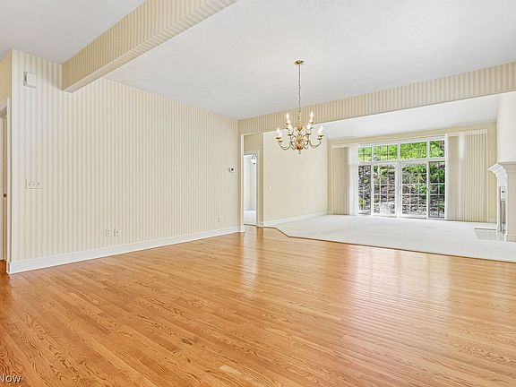 5th image of 16905 Knolls Way