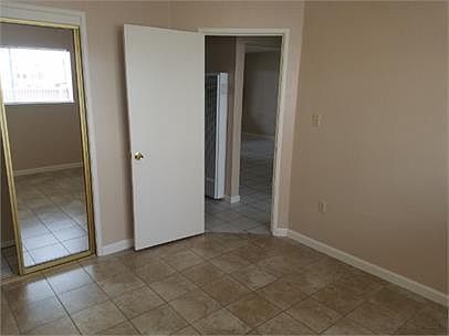 5th image of 225 W Eaton Ave APT 10