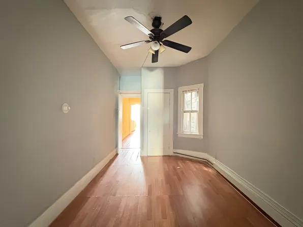 49 Saint Pauls Avenue image 4 of 6