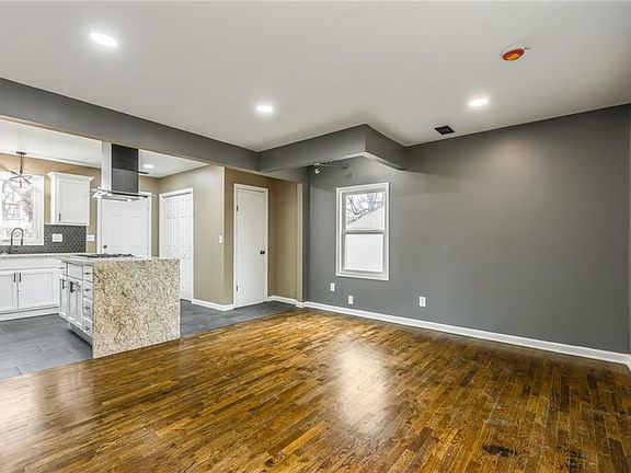 4th image of 1030 Garfield Ave