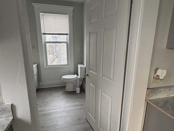4th image of 44 Chestnut St APT 1