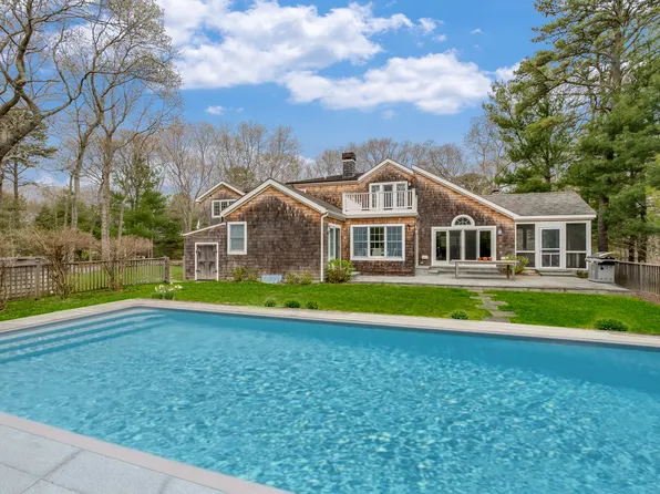 16 Cedar Trl, East Hampton, NY 11937
