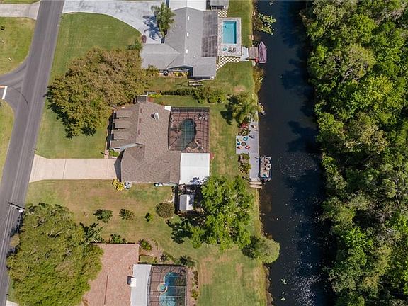 4th image of 6640 Bay Shore Dr