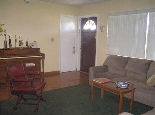3rd image of 453 Palo Alto Dr