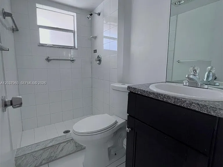 2430 SW 81st Ave #408 — Photo 8