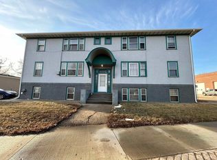 1002 Burdick Expy E, Minot, ND 58701