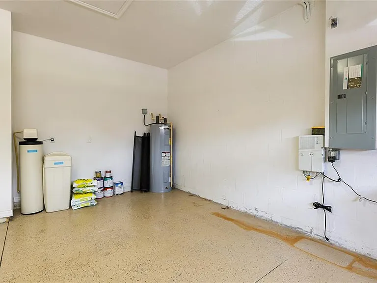 18014 Java Isle Dr — Photo 14