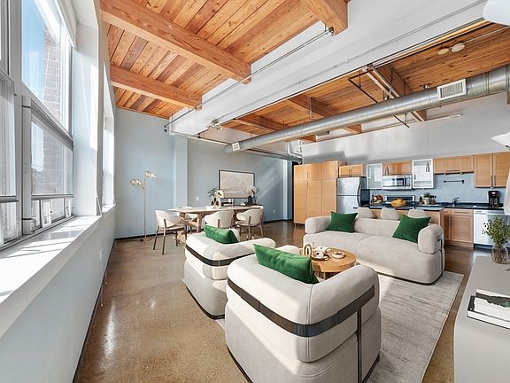 4th image of 118 Holmes St Unit 205