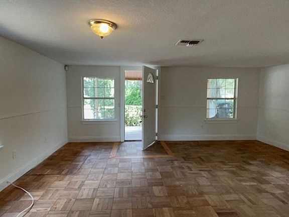 3rd image of 224 10th Ave