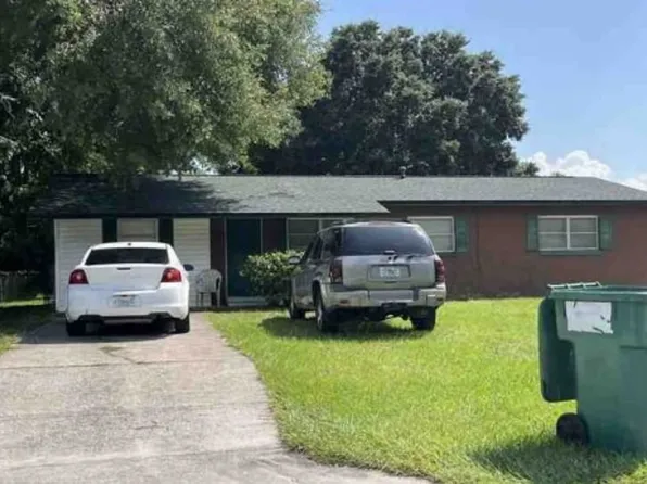 701 Nuzum St, Fruitland Park, FL 34731