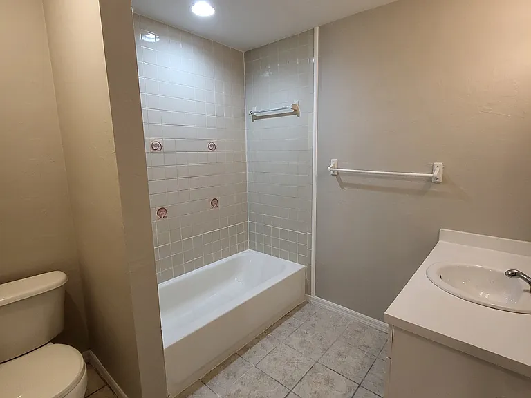 2145 Pauldo St — Photo 15