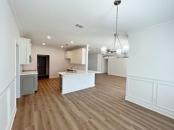 4th image of 232 Hollister Dr
