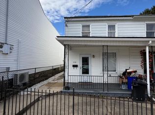 216 S Chestnut St, Mount Carmel, PA 17851