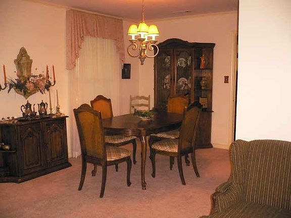 5th image of 7229 Bennington Dr