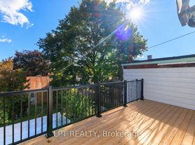 627 Crawford St, Toronto, ON