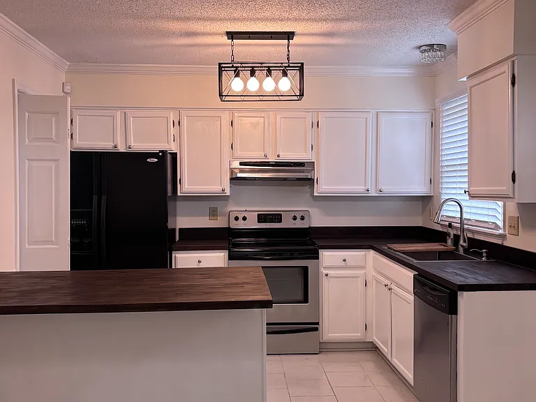54 Corwin Cir — Photo 8