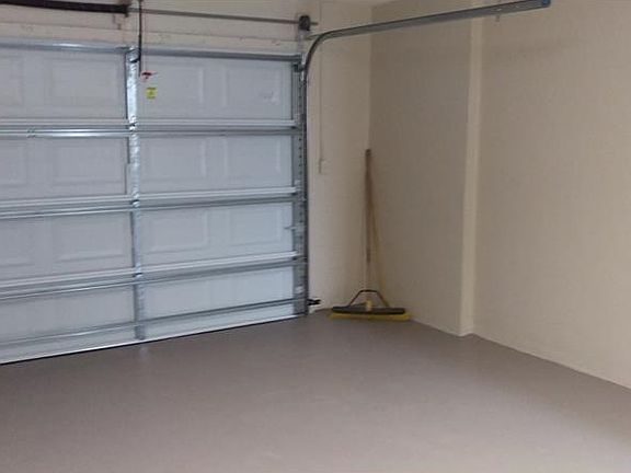 3rd image of 1535 Urbana Ave