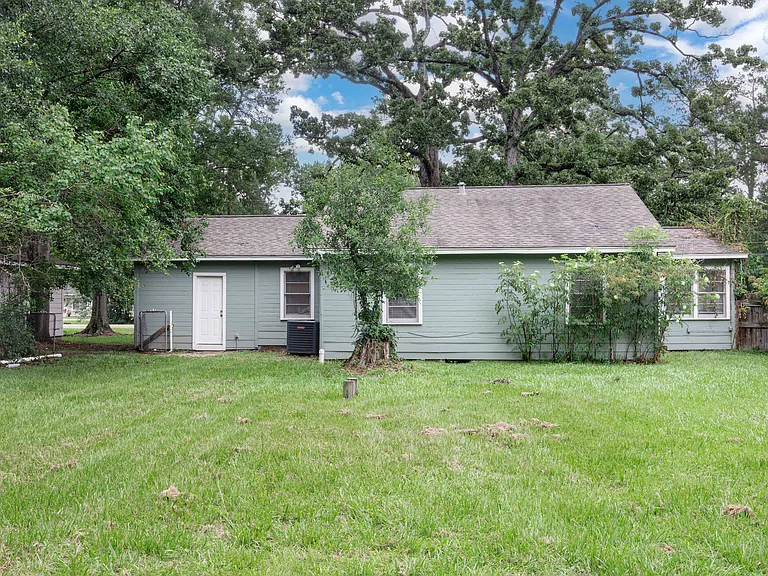 305 Harris Blvd — Photo 4