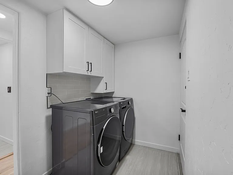 1340 E Vassar Ave — Photo 12