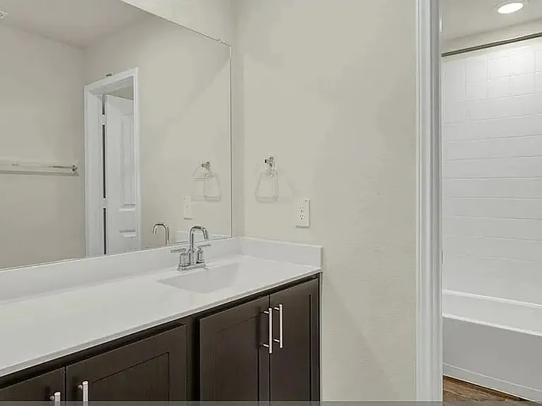 115 Bethpage Dr — Photo 10