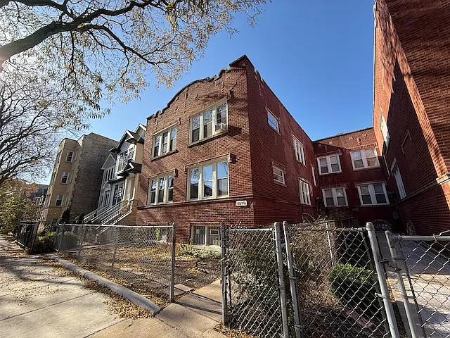 4140 N Mozart St #2W — Photo 1