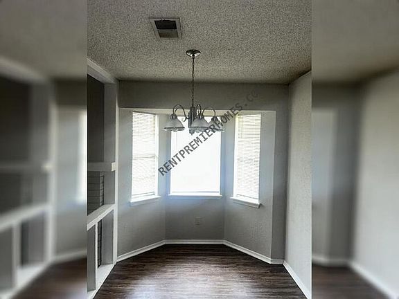 2nd image of 1228 W Nashville St